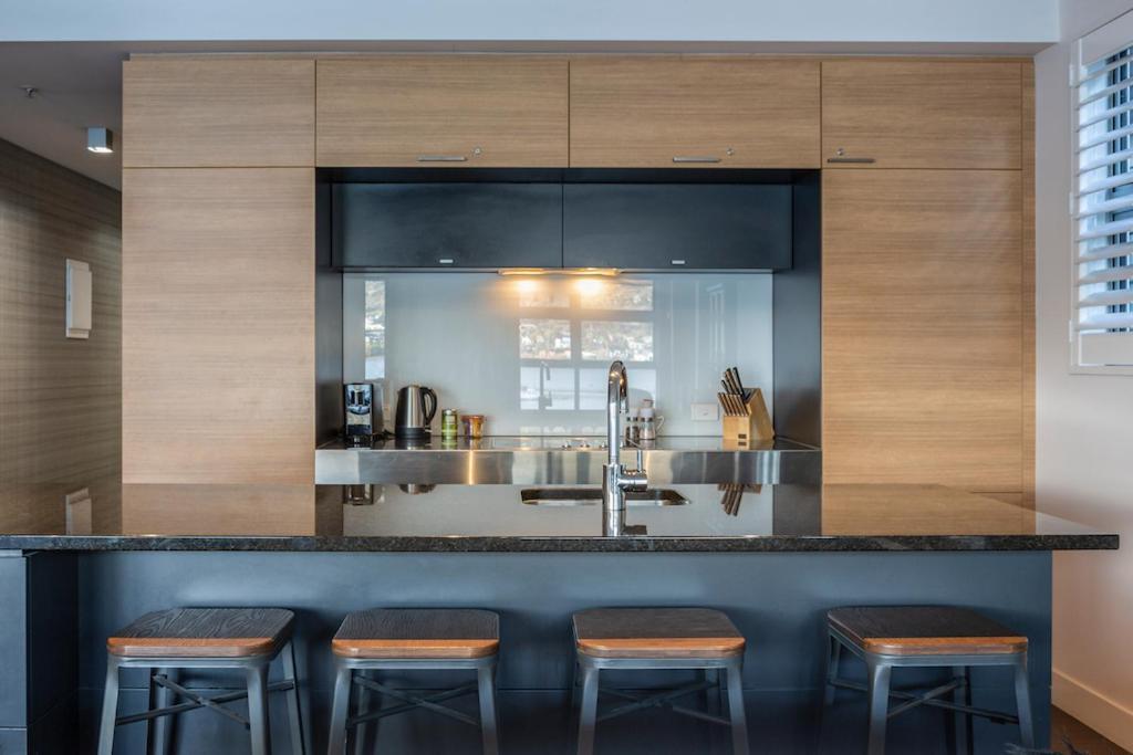 Absolute Lakefront Location - 3 Bedroom Apartment Queenstown Zewnętrze zdjęcie