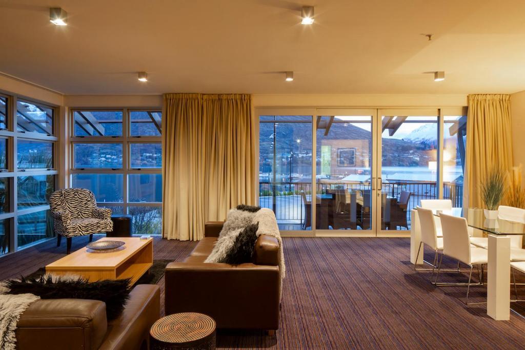 Absolute Lakefront Location - 3 Bedroom Apartment Queenstown Zewnętrze zdjęcie
